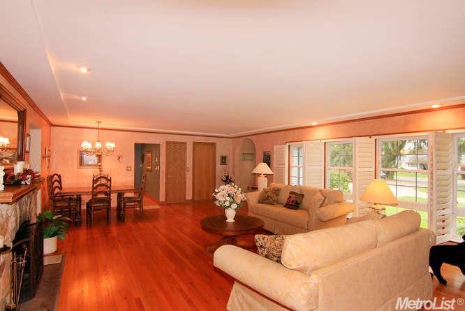 4820 Cypress Ave, Carmichael, CA 95608 photo 4