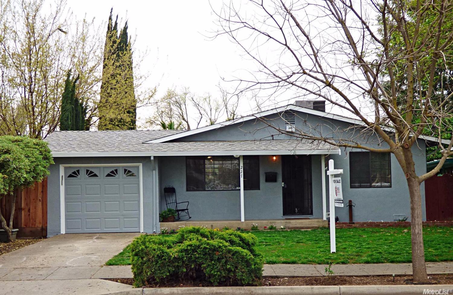 227 S 6th St, Patterson, CA 95363 photo 1