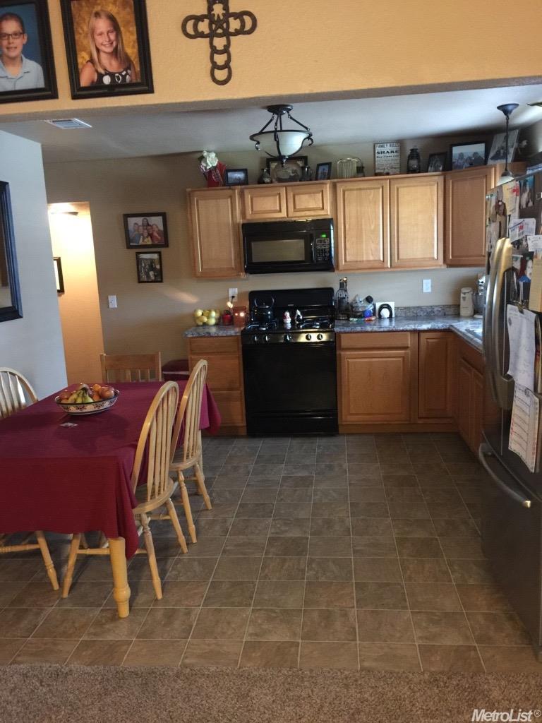 1619 Mitchell Ave, Escalon, CA 95320 photo 12
