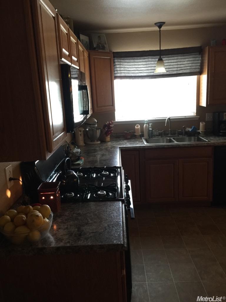 1619 Mitchell Ave, Escalon, CA 95320 photo 10