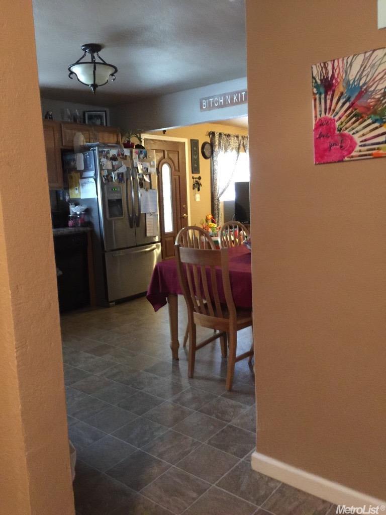 1619 Mitchell Ave, Escalon, CA 95320 photo 9