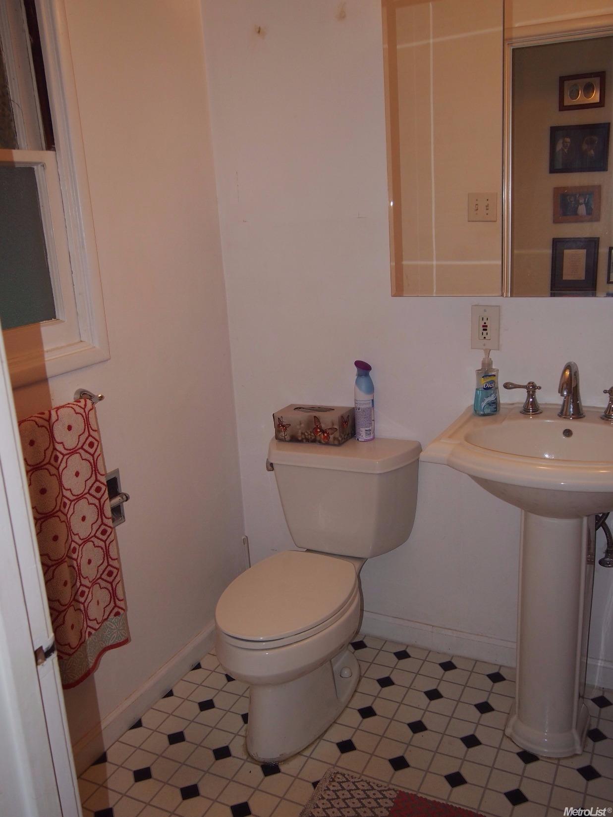 2670 Foothill Dr, Carmichael, CA 95608 photo 9