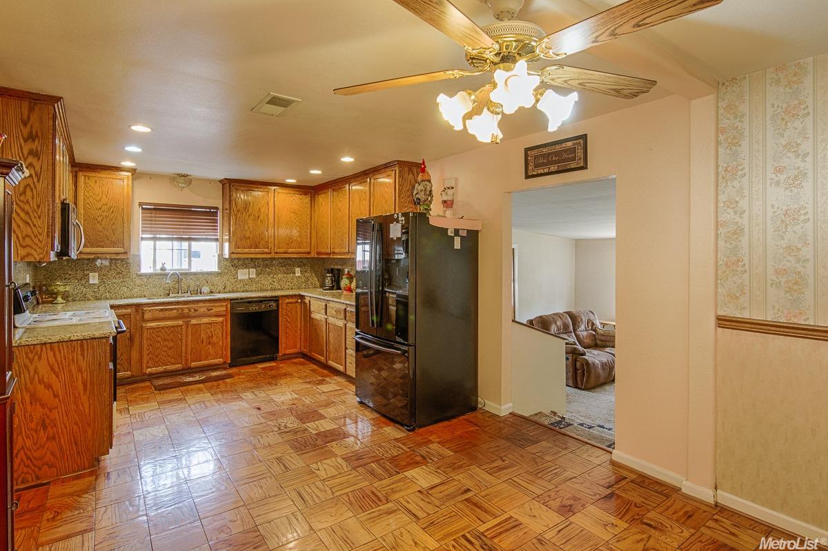 320 N Powers Ave, Manteca, CA 95336 photo 10