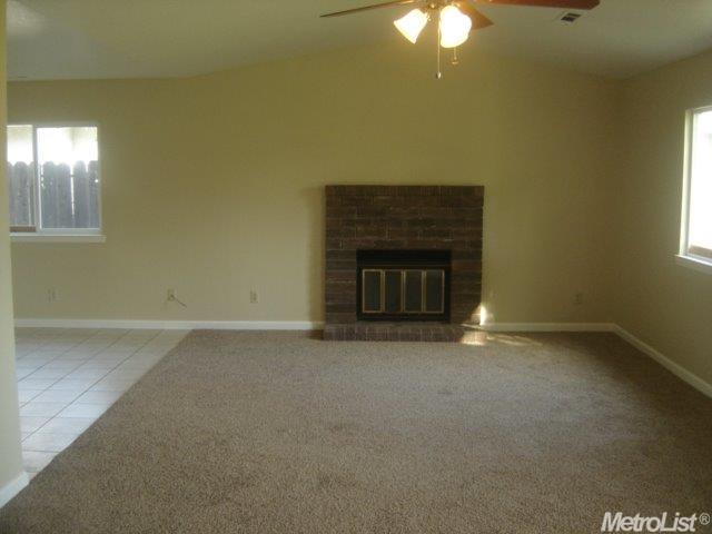 3320 Janet Dr, Modesto, CA 95350 photo 2