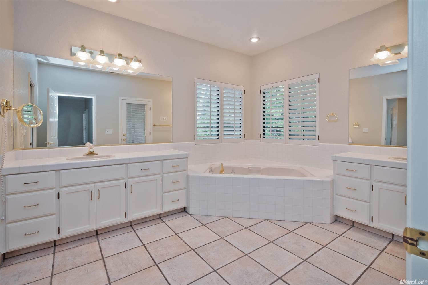 2352 Grenoble Dr, Lodi, CA 95242 photo 21