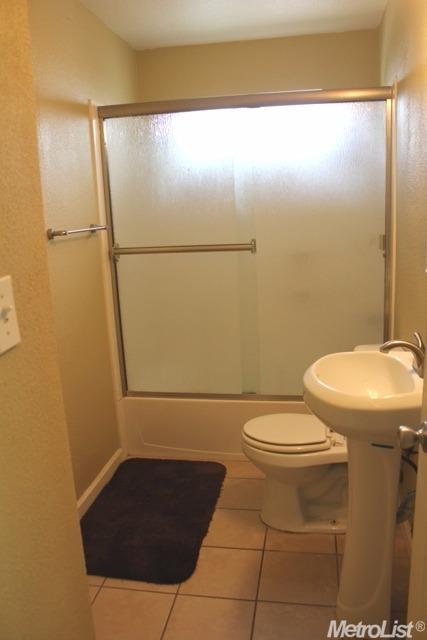 635 Martha St, Manteca, CA 95337 photo 7