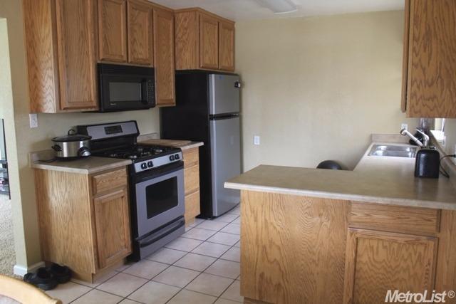 635 Martha St, Manteca, CA 95337 photo 4