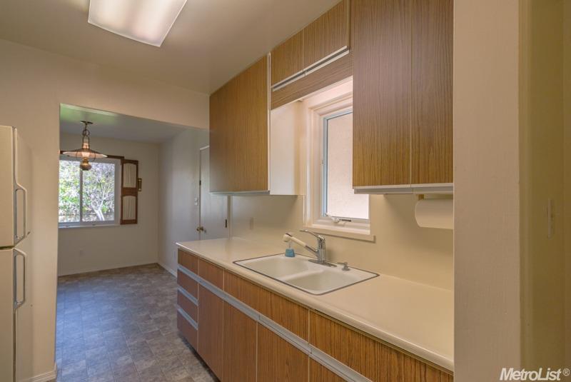 6643 Oakcrest Ave, Carmichael, CA 95608 photo 3