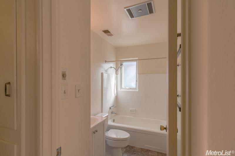 6643 Oakcrest Ave, Carmichael, CA 95608 photo 14