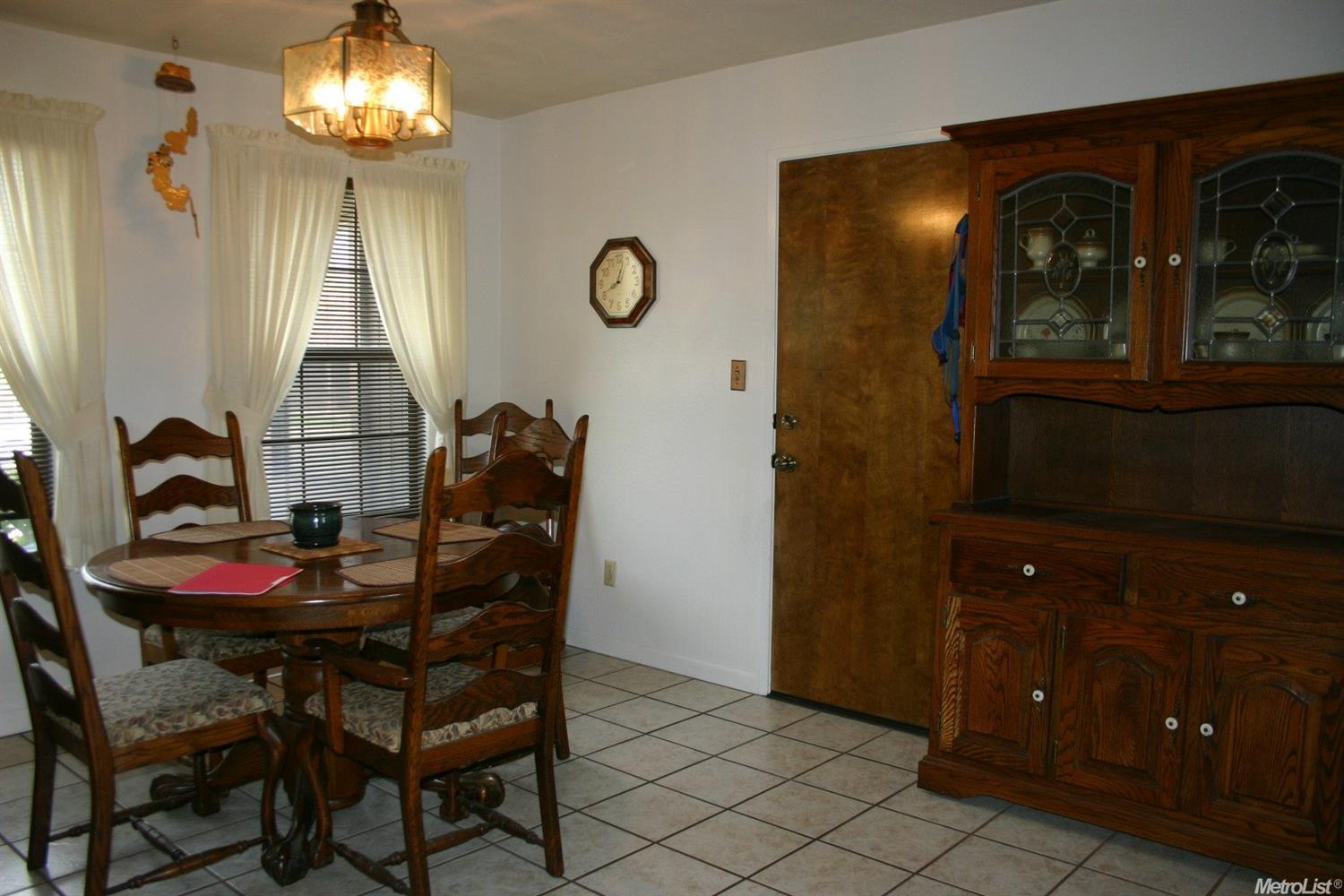 2008 Nadine Ave, Modesto, CA 95351 photo 4