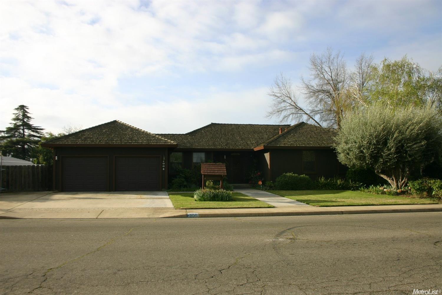 2008 Nadine Ave, Modesto, CA 95351 photo 2
