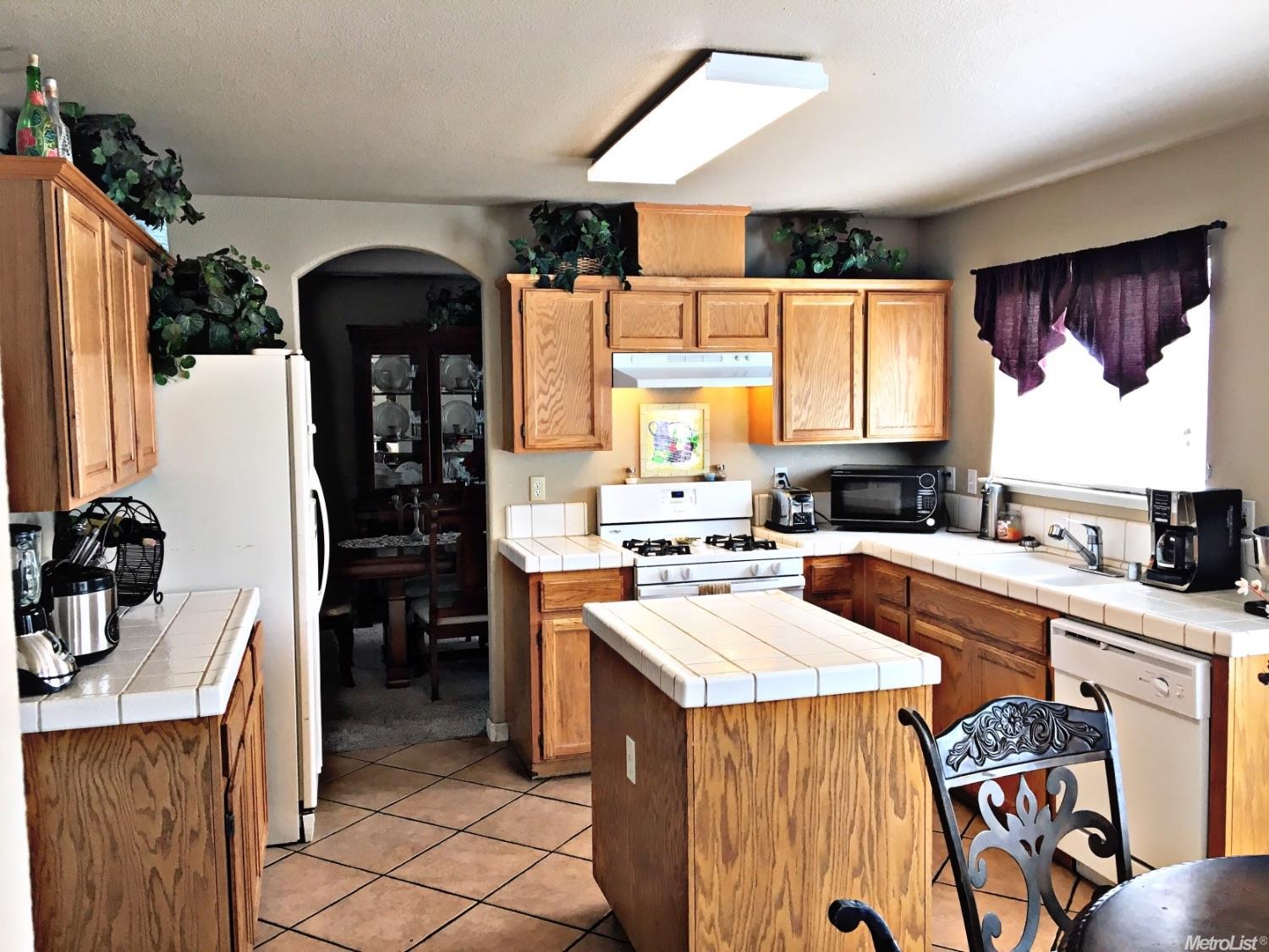 1176 Highlands Park Dr, Ceres, CA 95307 photo 8