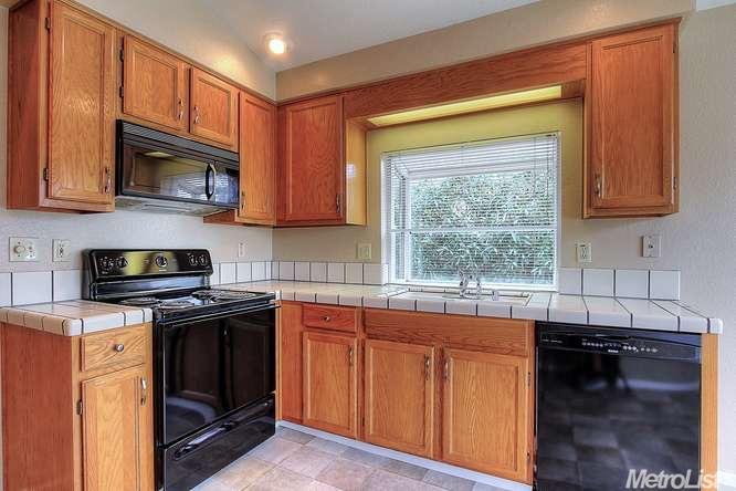 52 Phillip Ct, Tracy, CA 95376 photo 4