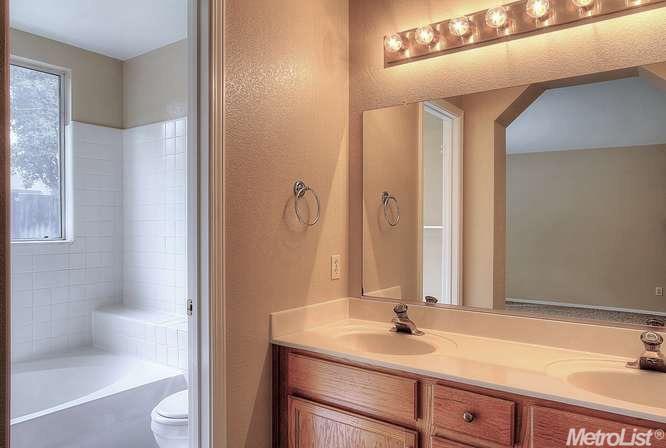 52 Phillip Ct, Tracy, CA 95376 photo 9