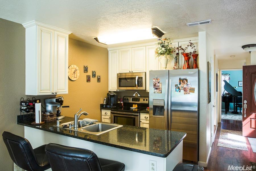 455 Golf Cir, Manteca, CA 95337 photo 4