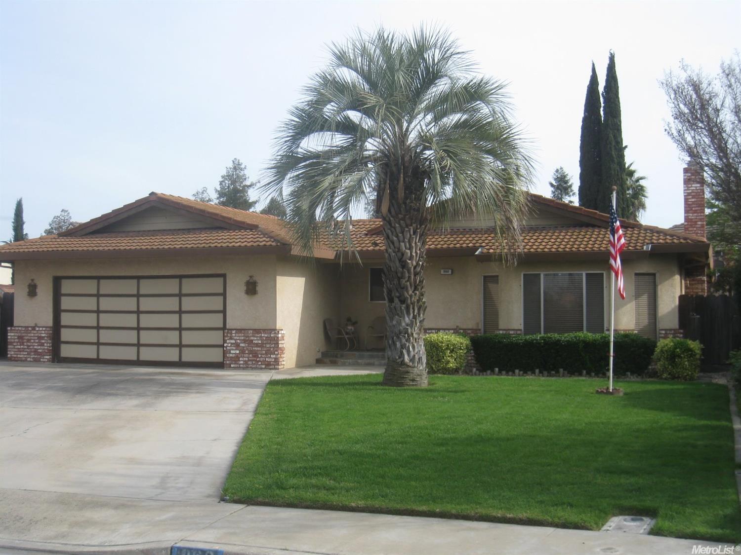 960 Gary St, Turlock, CA 95382 photo 1