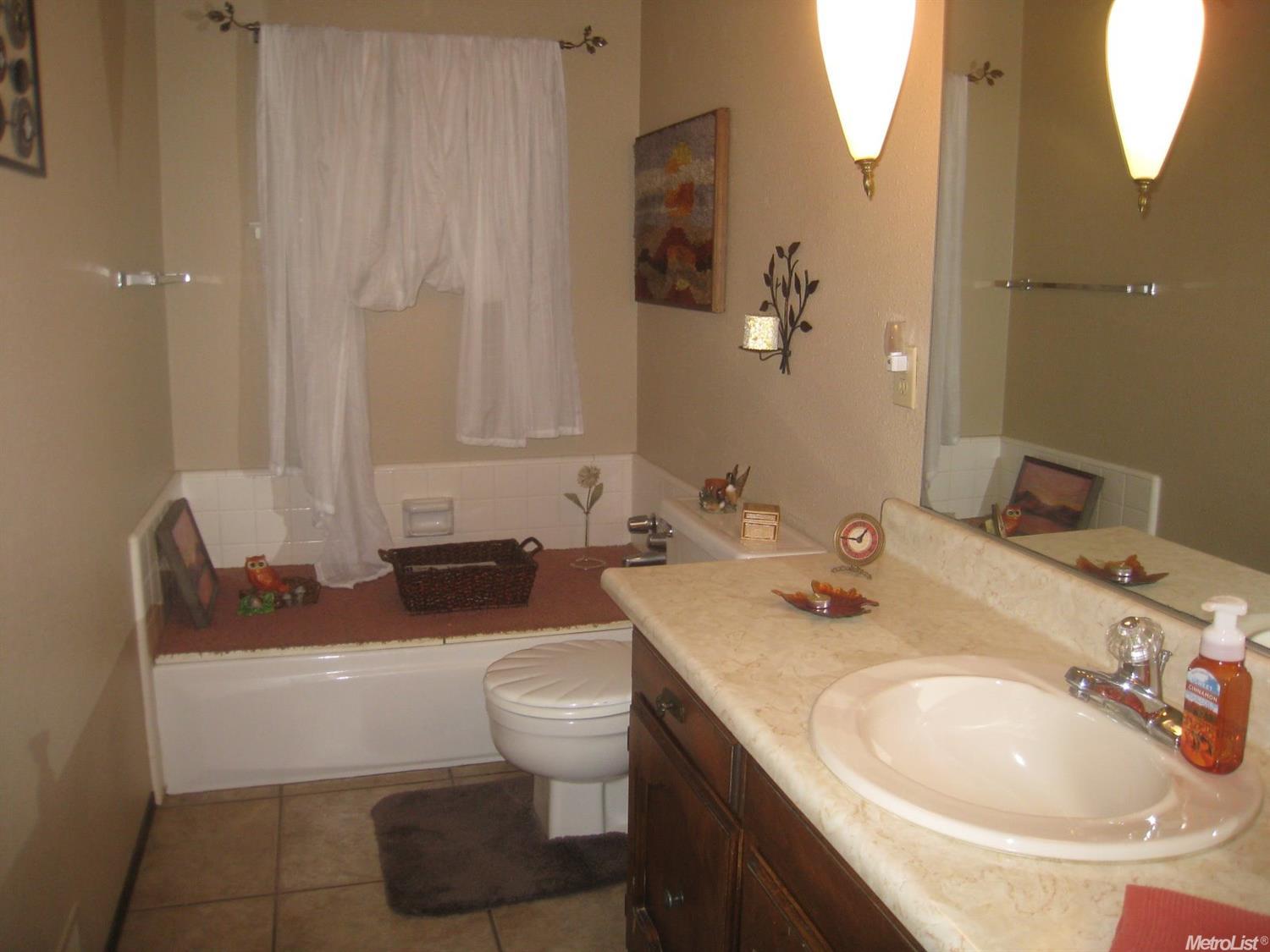 960 Gary St, Turlock, CA 95382 photo 13