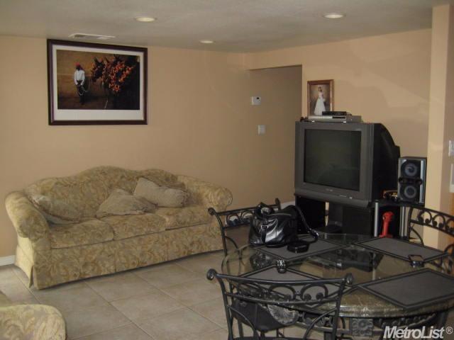 1109 Alamo Ave, Modesto, CA 95351 photo 5