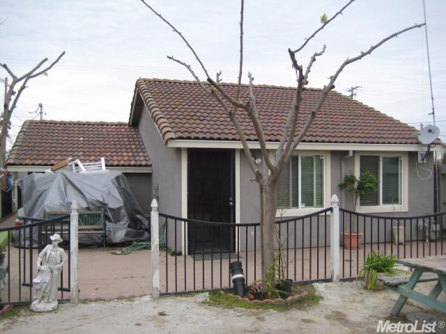 1109 Alamo Ave, Modesto, CA 95351 photo 1