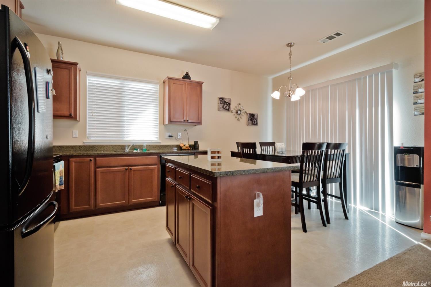 1453 Hearthsong Dr, Manteca, CA 95337 photo 6