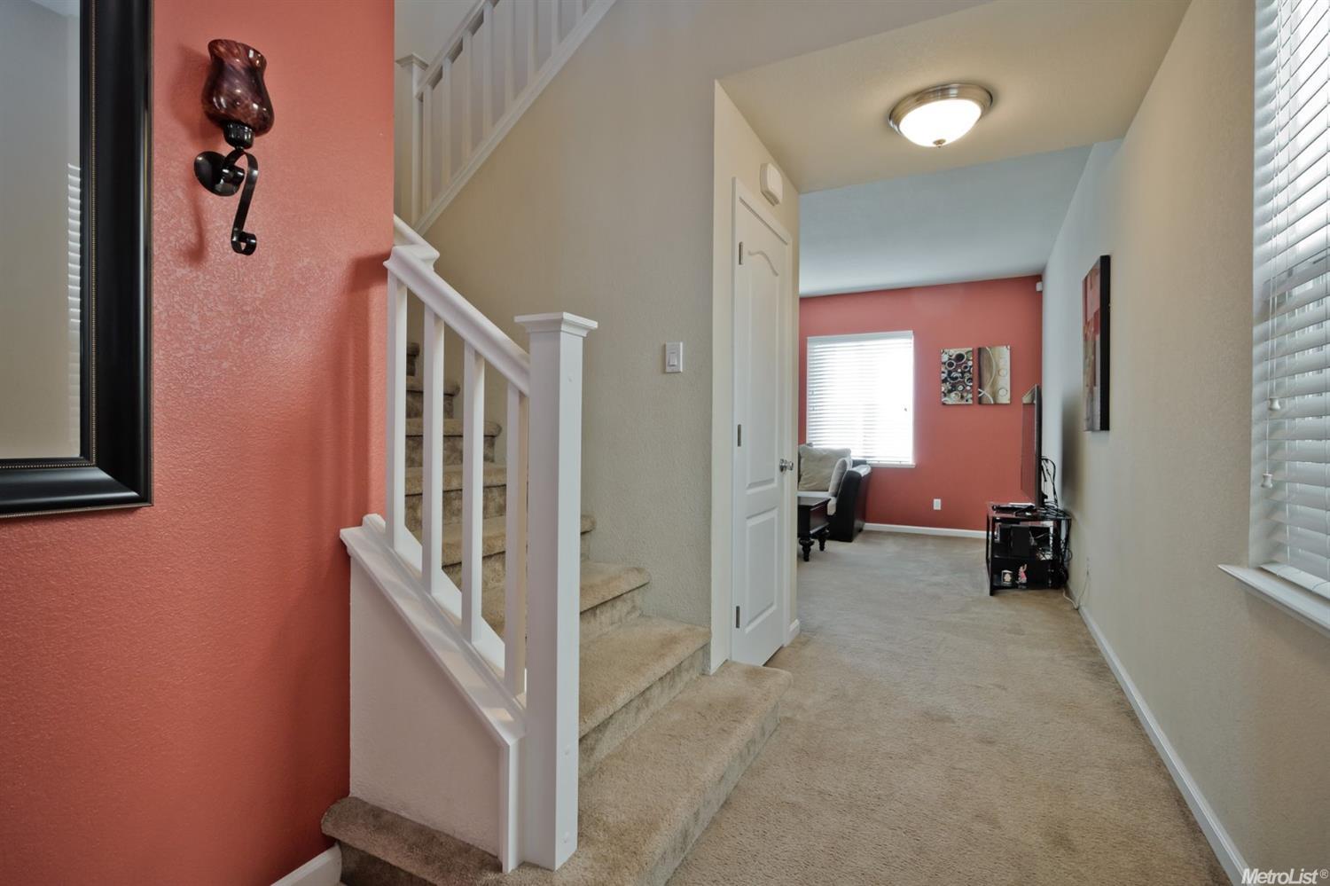 1453 Hearthsong Dr, Manteca, CA 95337 photo 4