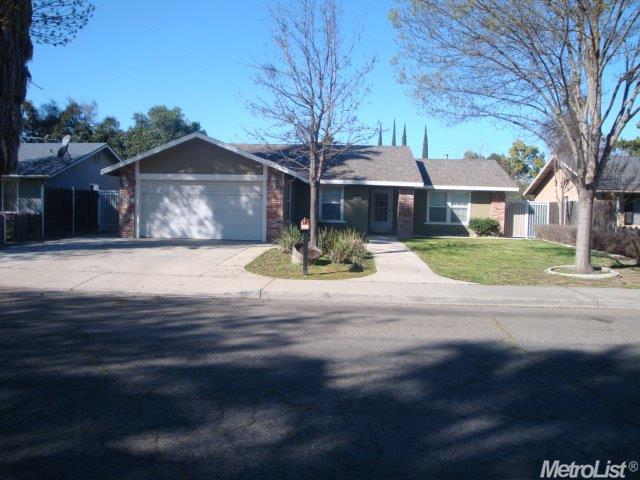 2301 Lunar Dr, Ceres, CA 95307 photo 1