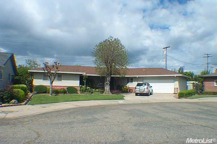 517 Tara Pl, Lodi, CA 95240 photo 1