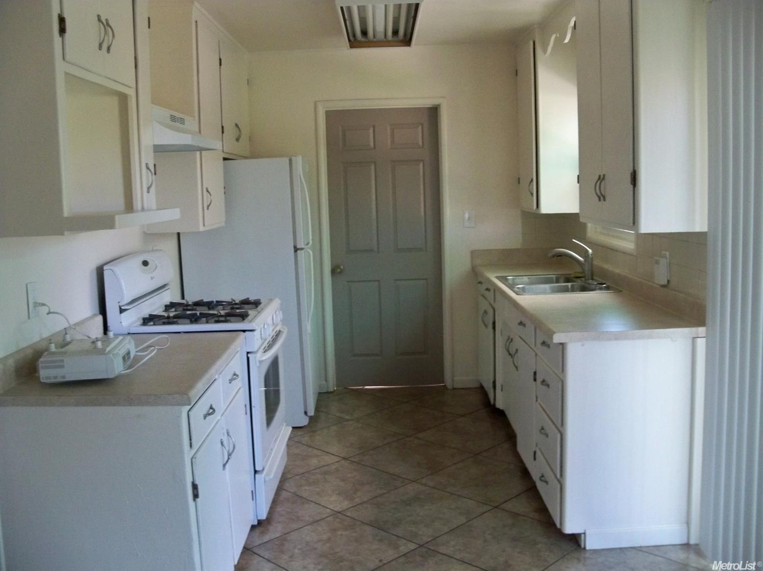 521 Colfax Ave, Modesto, CA 95354 photo 4