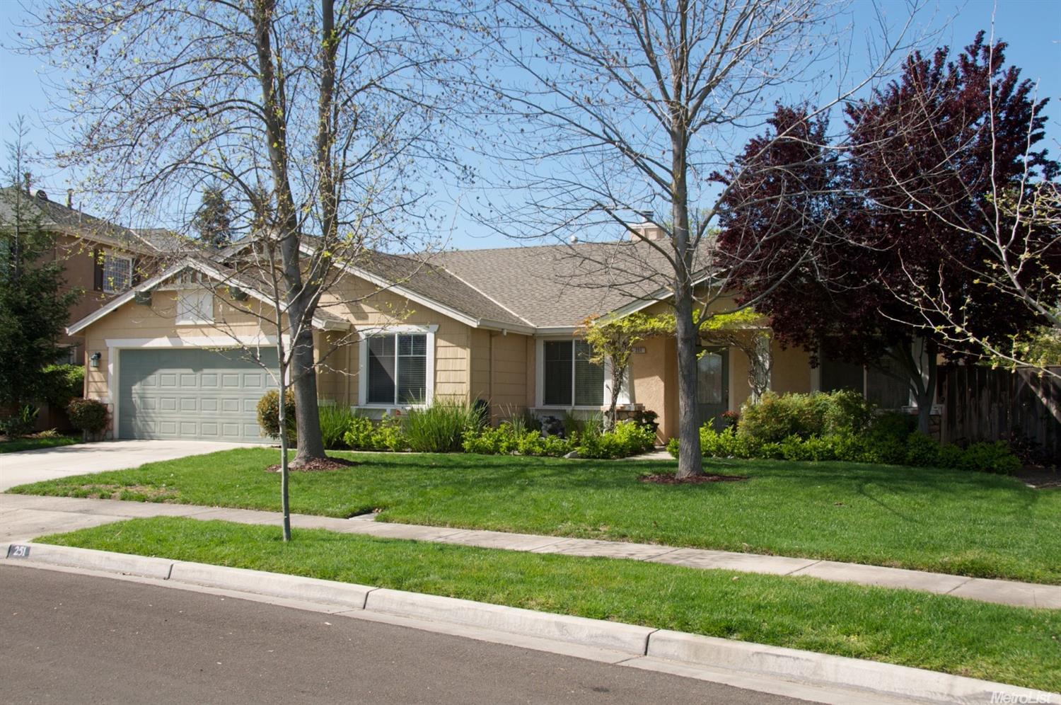 251 Memory Ln, Turlock, CA 95382 photo 1