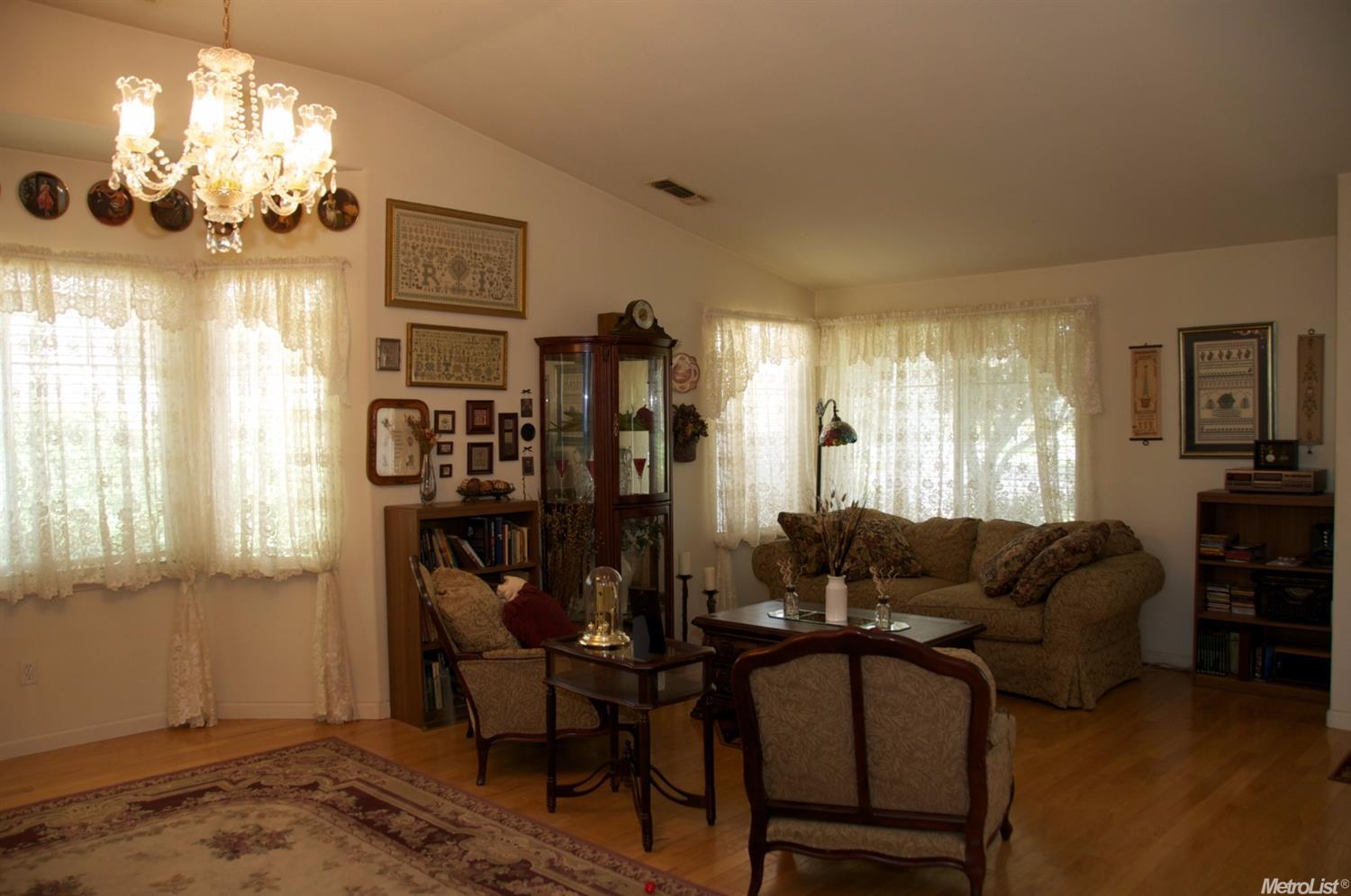 251 Memory Ln, Turlock, CA 95382 photo 3
