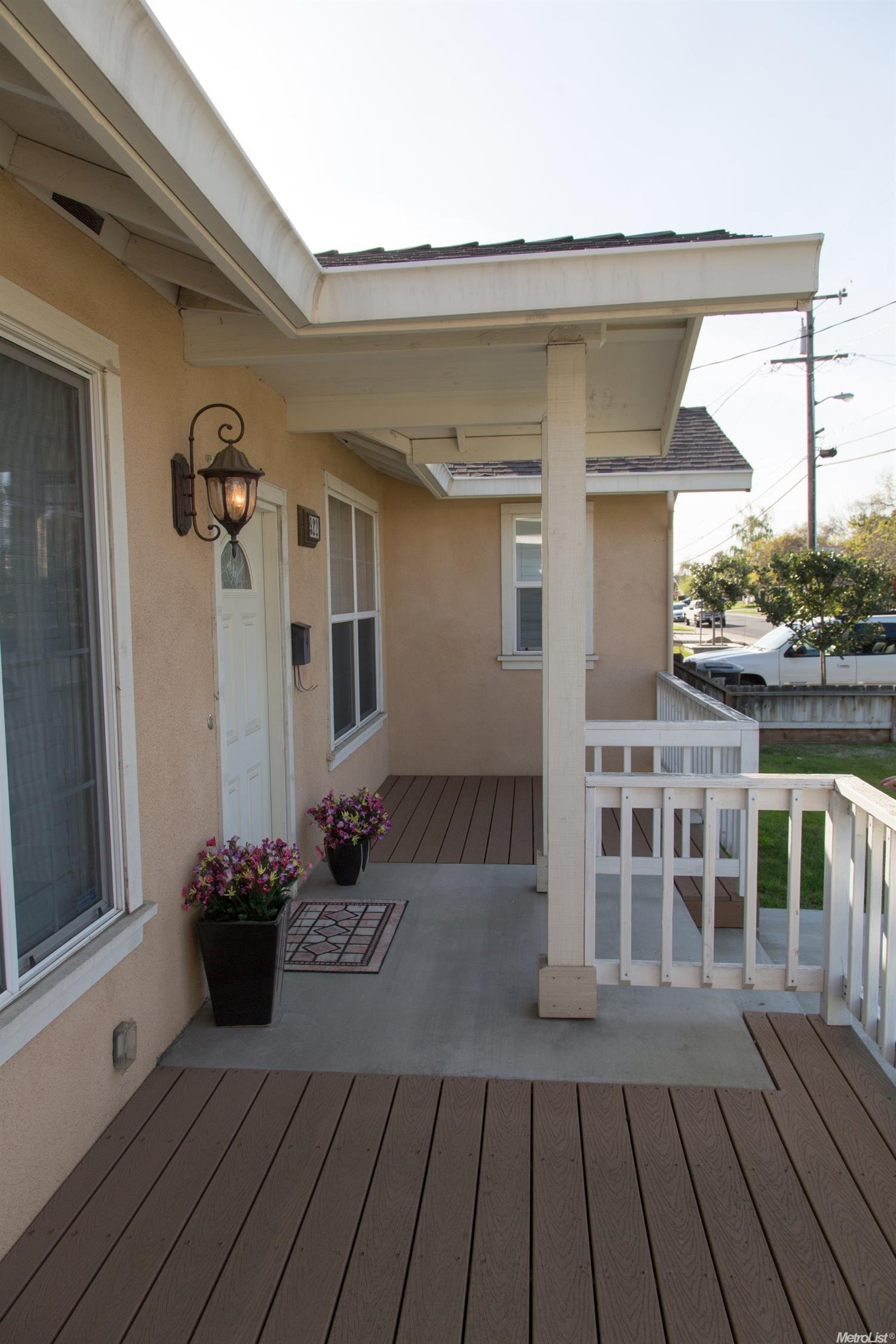 922 W 4th St, Ripon, CA 95366 photo 3