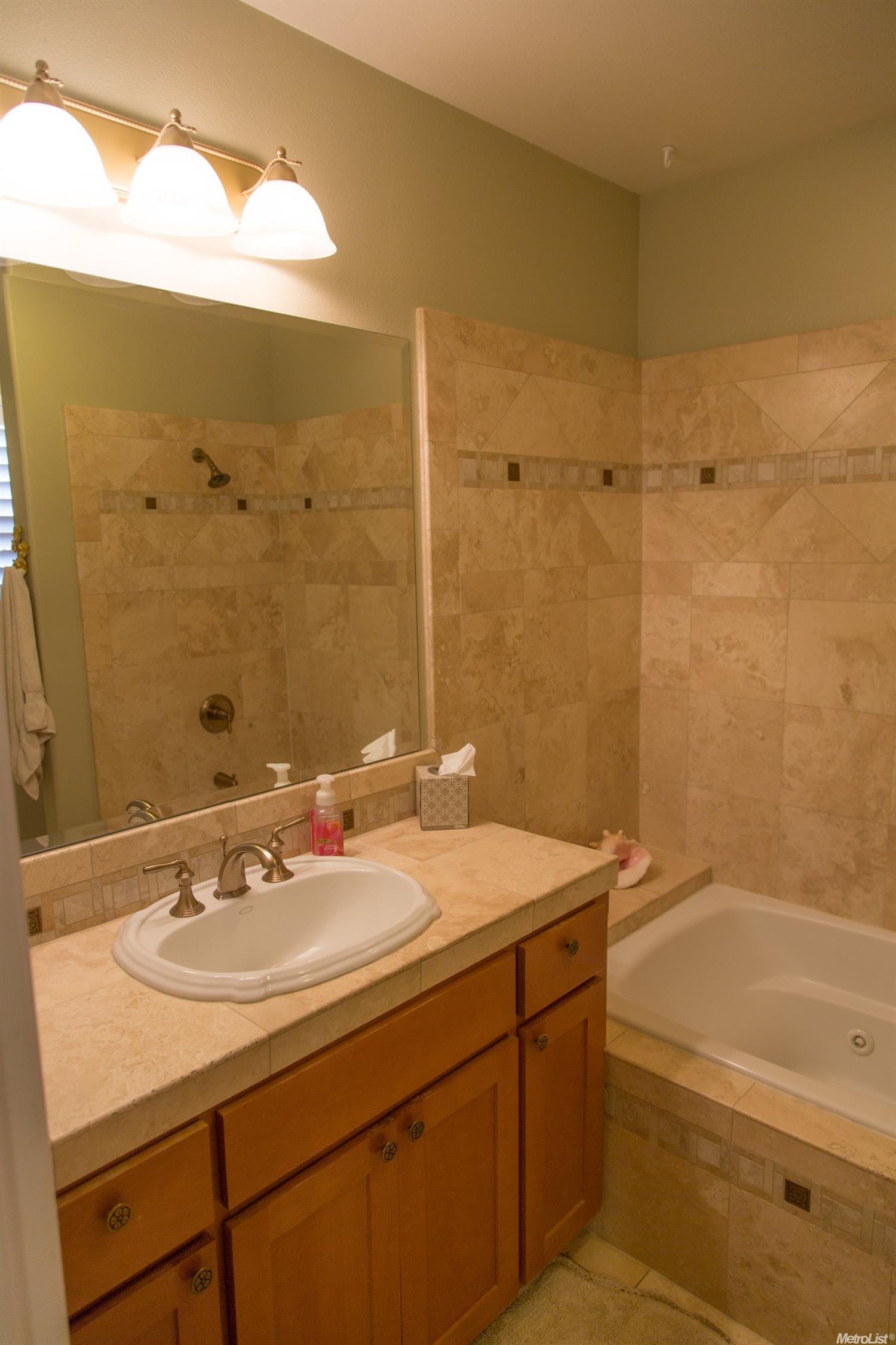 922 W 4th St, Ripon, CA 95366 photo 16