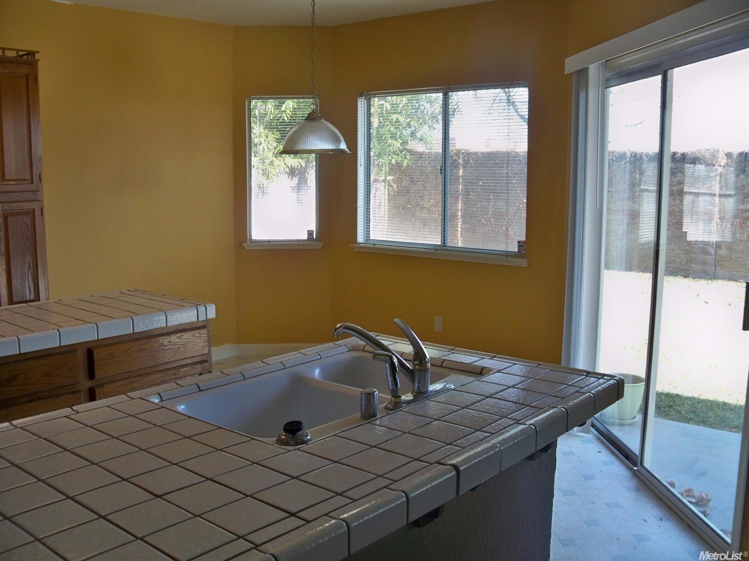556 Codington Way, Modesto, CA 95357 photo 5