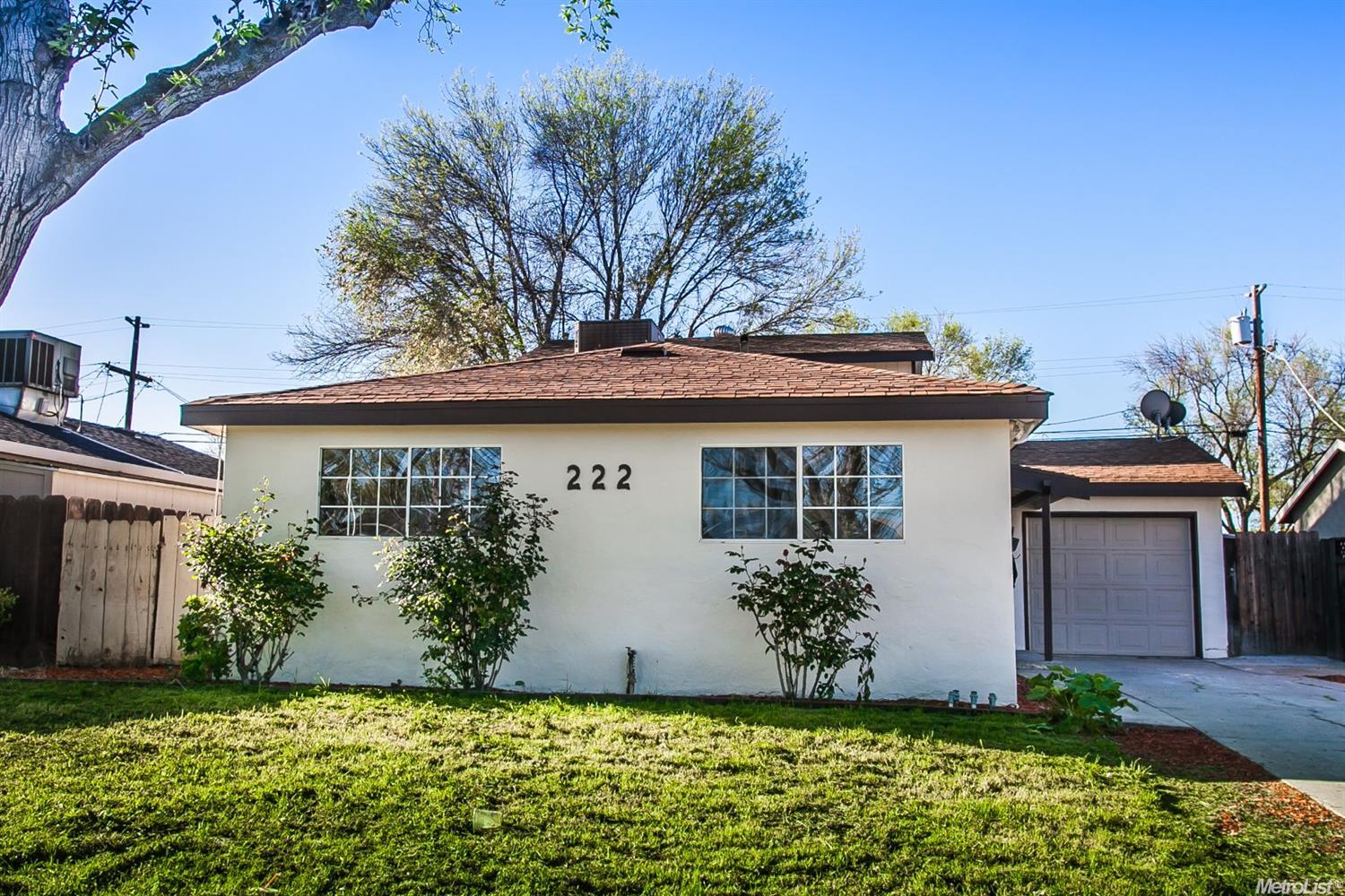 222 E 21st St, Tracy, CA 95376 photo 2