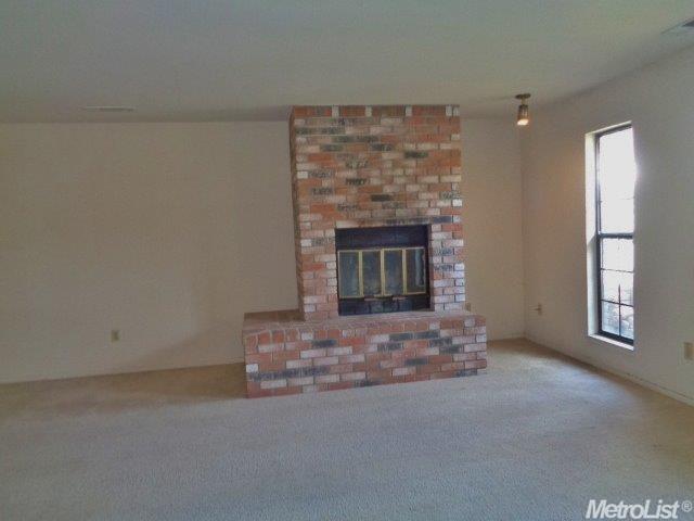 251 Oak Ave, Ripon, CA 95366 photo 3