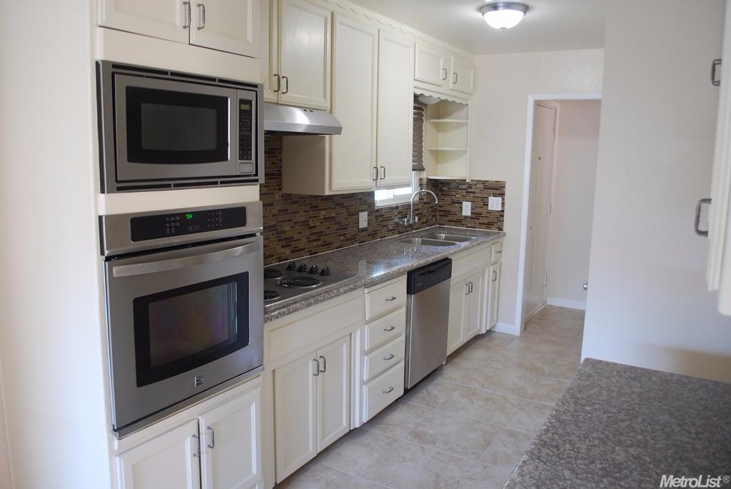 2113 Shaw Ave, Modesto, CA 95354 photo 2