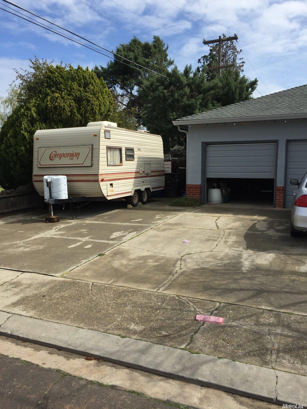 630 Park Ave, Manteca, CA 95337 photo 3