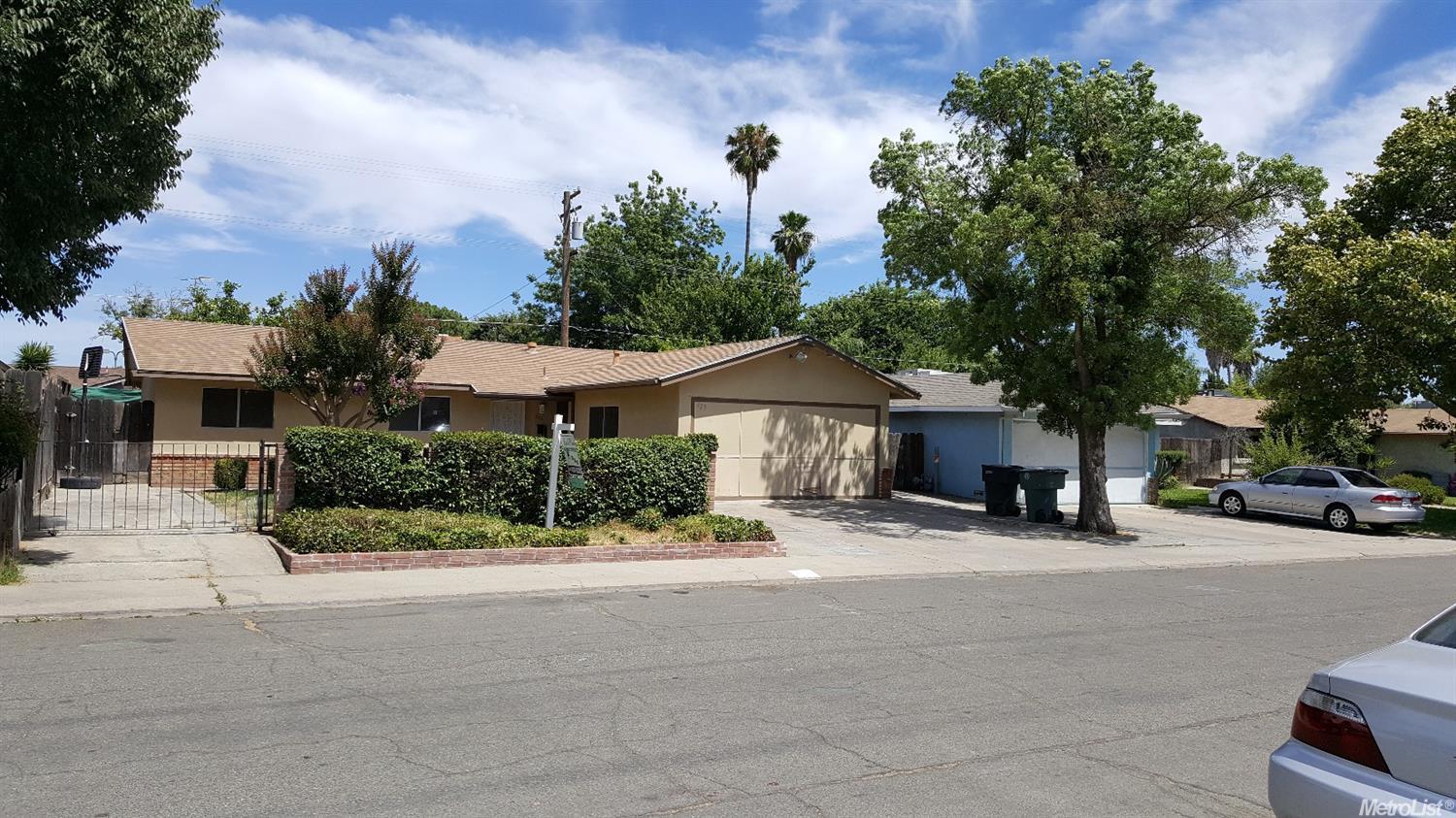 825 Snead Dr, Modesto, CA 95351 photo 1