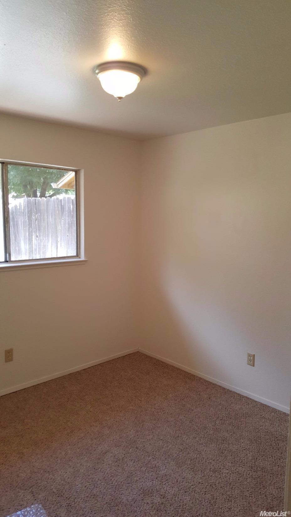 825 Snead Dr, Modesto, CA 95351 photo 12