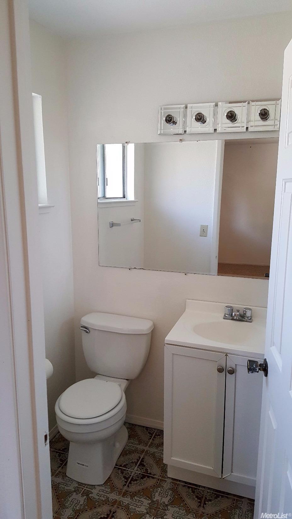 825 Snead Dr, Modesto, CA 95351 photo 14
