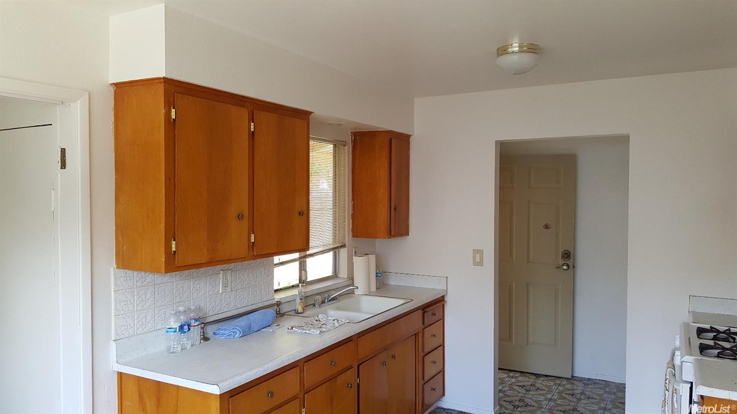 825 Snead Dr, Modesto, CA 95351 photo 5