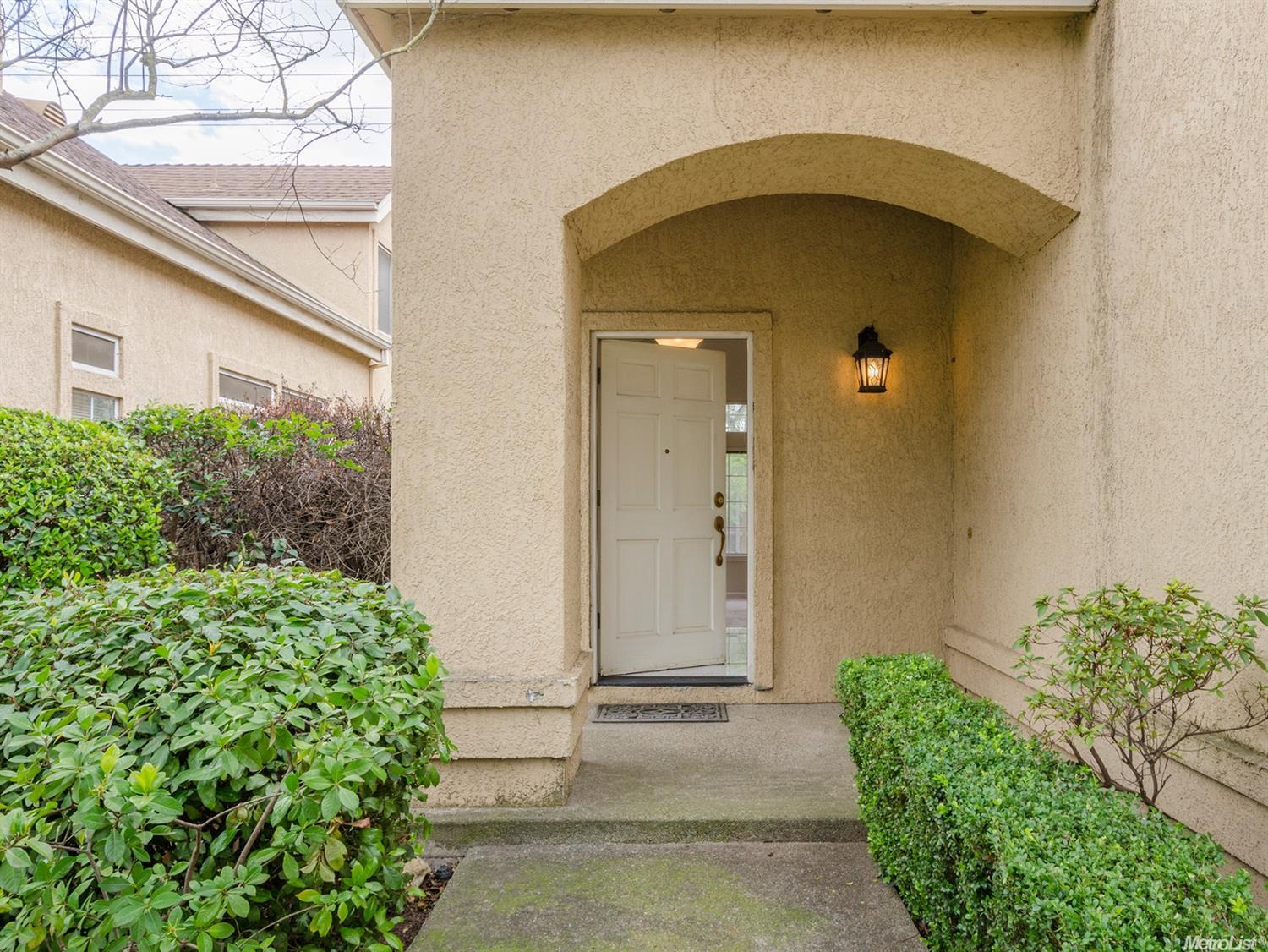 6004 Amir Ln, Carmichael, CA 95608 photo 2