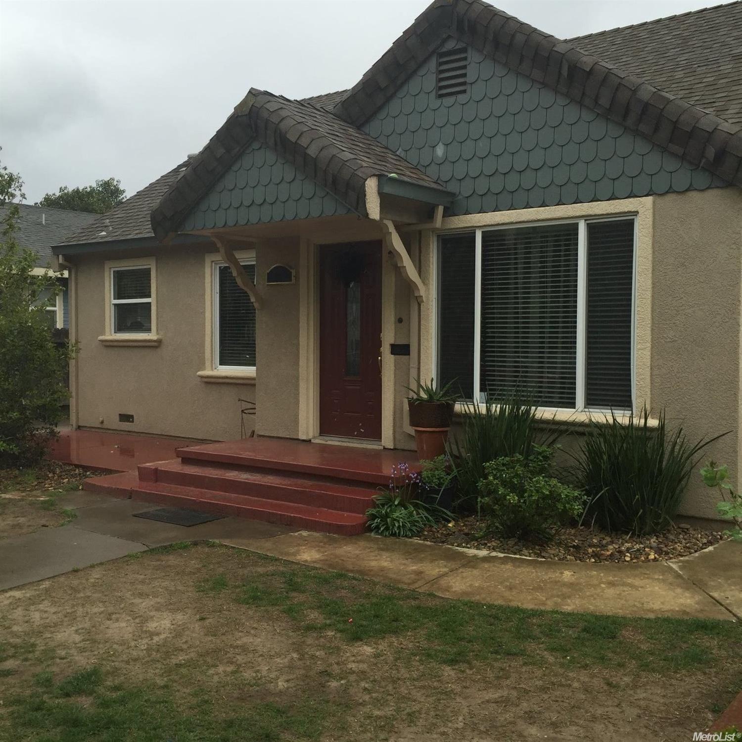 220 Flora St, Lodi, CA 95240 photo 2