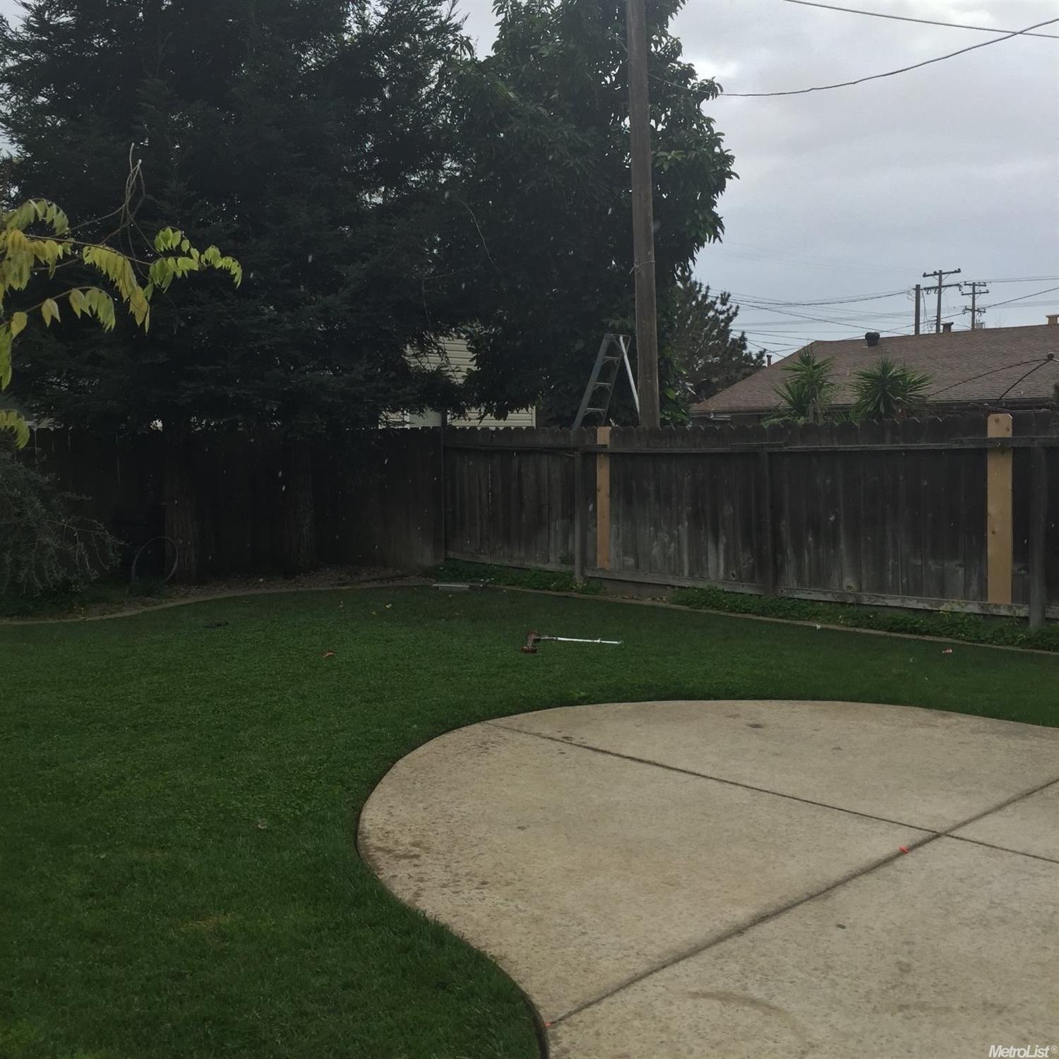 220 Flora St, Lodi, CA 95240 photo 9