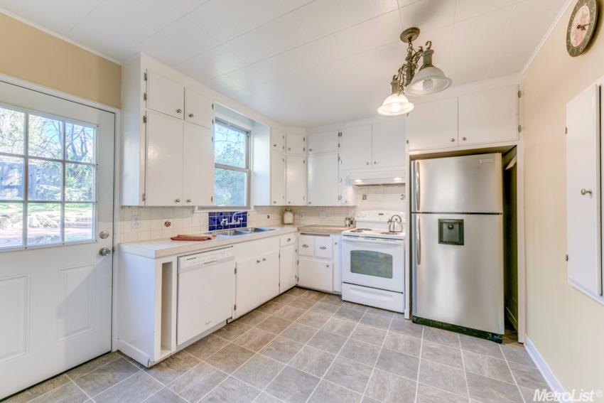 585 Bee St, Placerville, CA 95667 photo 9