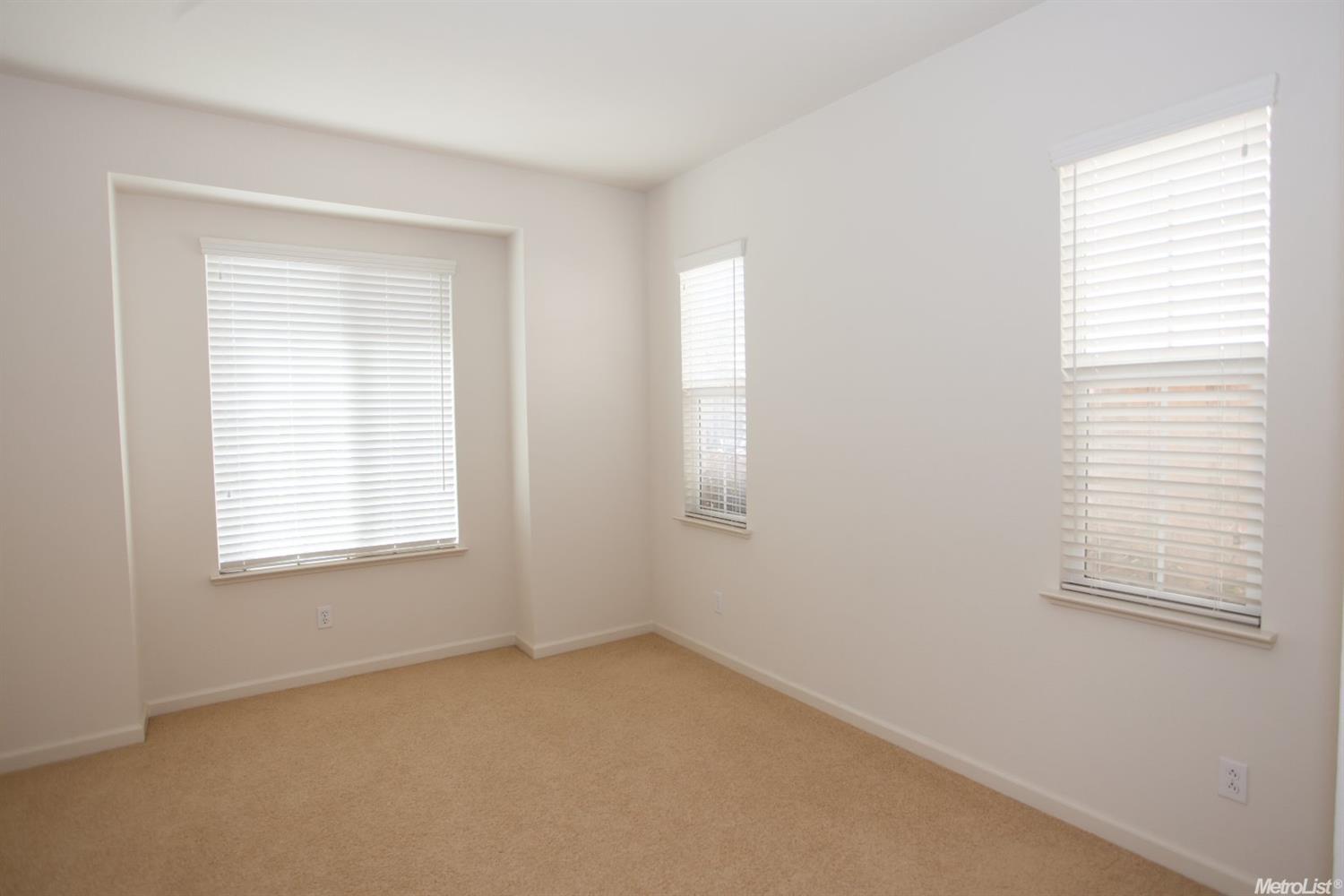 1450 Intrigue Ln, Manteca, CA 95337 photo 4