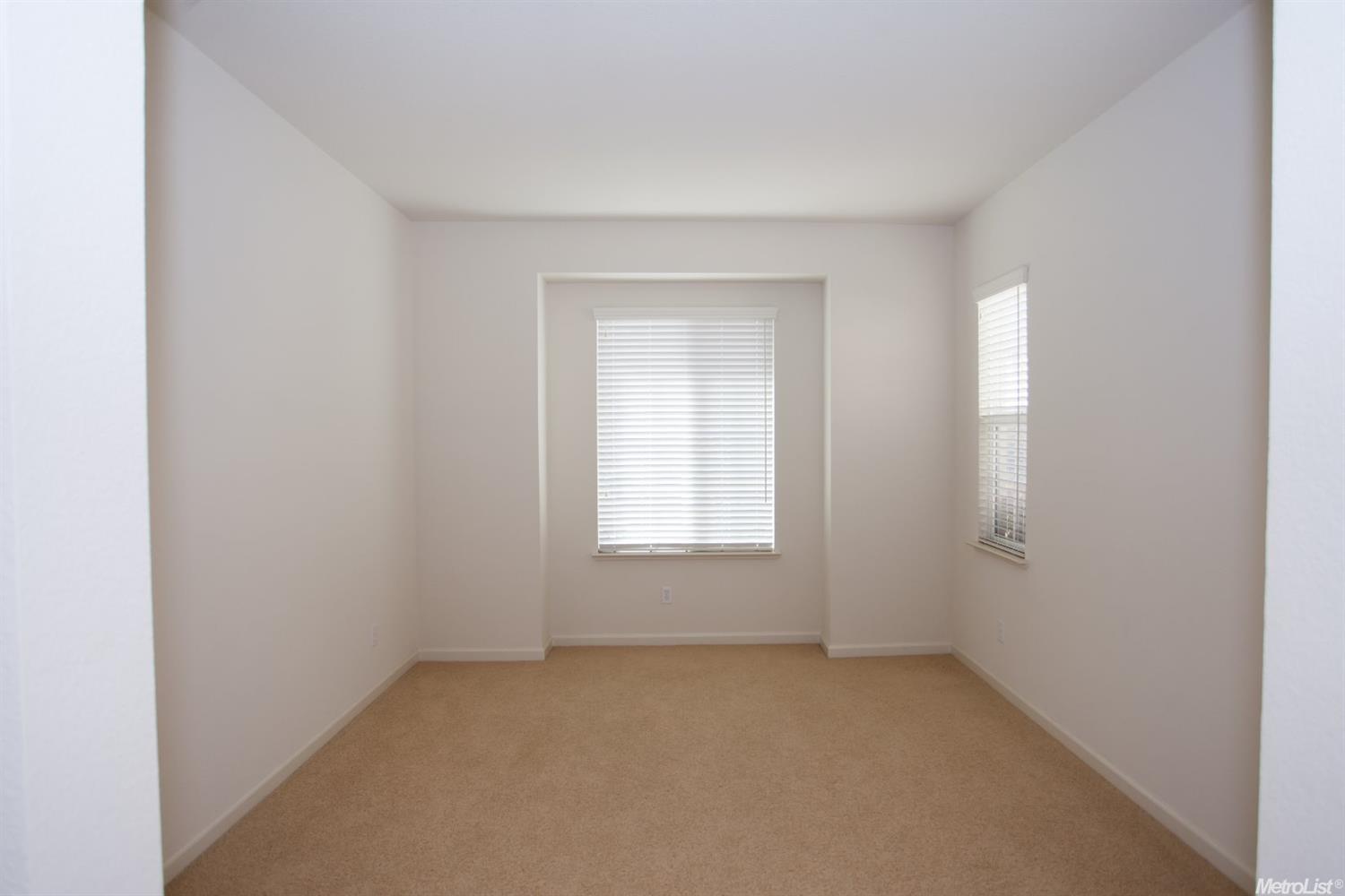 1450 Intrigue Ln, Manteca, CA 95337 photo 3