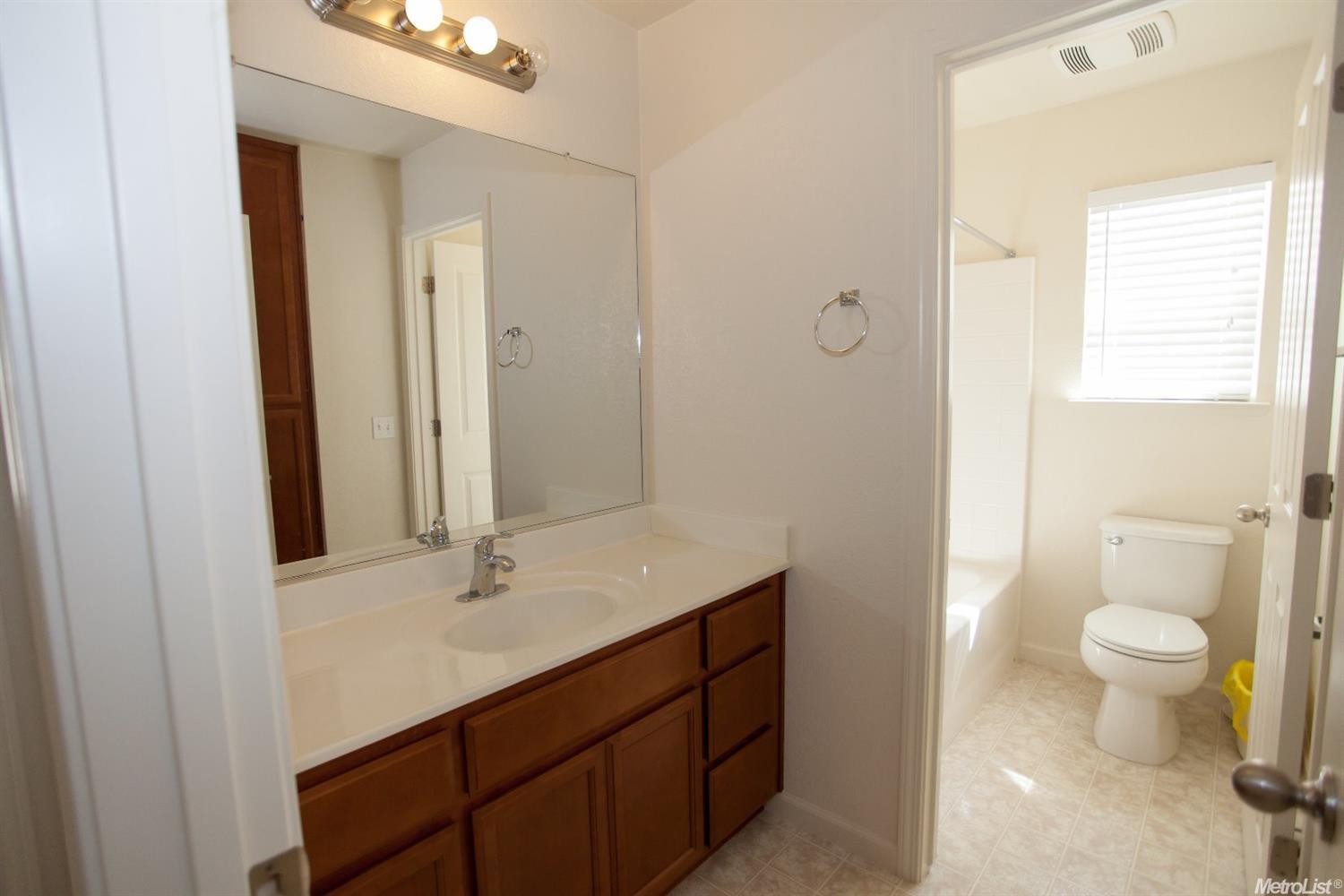 1450 Intrigue Ln, Manteca, CA 95337 photo 18