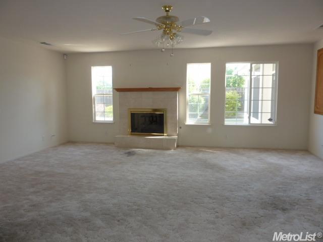 916 S Willow Ave, Manteca, CA 95337 photo 7