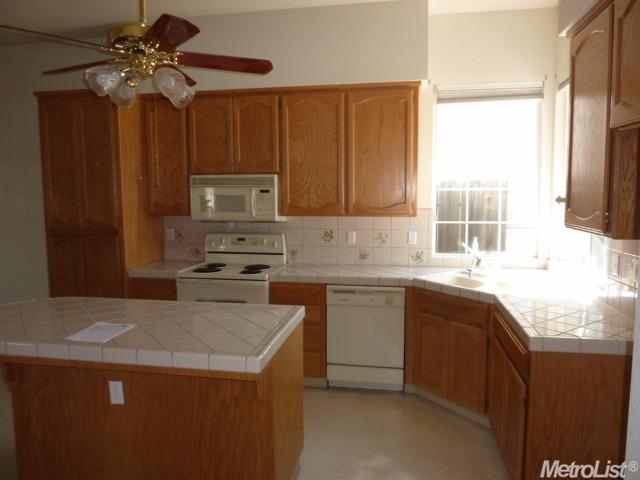 916 S Willow Ave, Manteca, CA 95337 photo 5